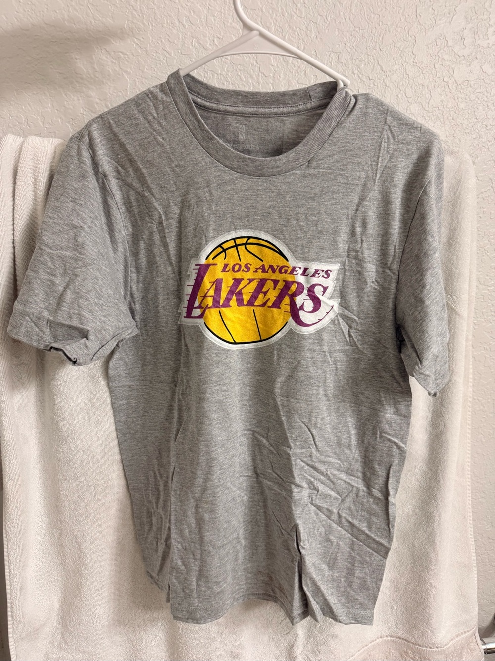 Fabletics Grey Los Angeles Lakers Short Sleeve Graphic Tee